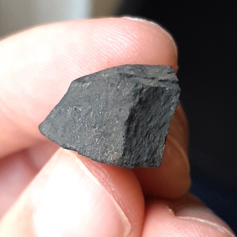 Murchison meteorite. CM2 with pre-solar grains. Endcut.
