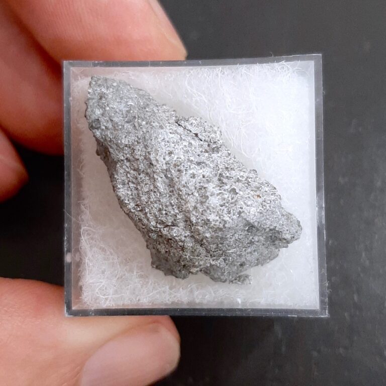 Ochansk meteorite. H4 chondrite. Historic fall in 1887.