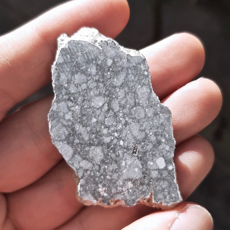 Gadamis 004. Lunar meteorite. Ferroan anorthosite.