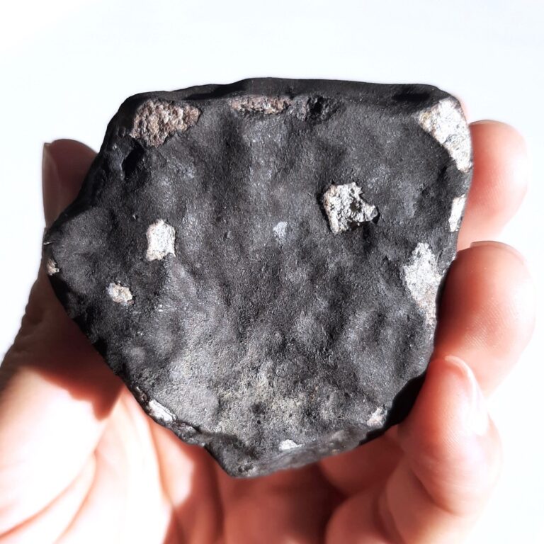 Boutel fil. New meteorite fall. 95% crust.